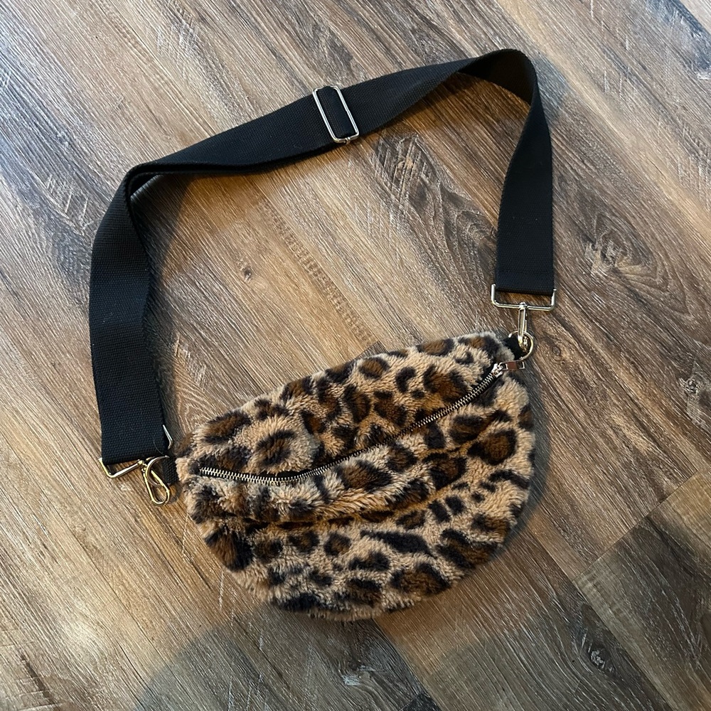 Leopard Print Faux Fur Crossbody Bag